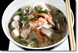 Nudel Suppe gibt es �berall rund um die Uhr